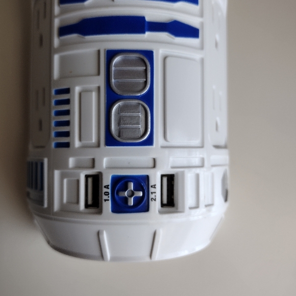Star Wars R2-D2 wall Charger - Picture 4 of 7